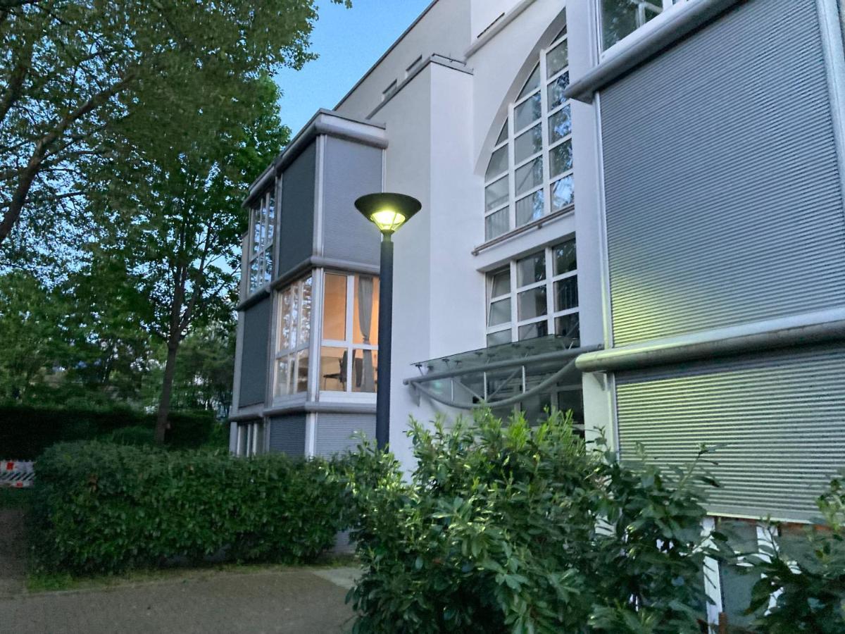 فيسبادن Homeoffice Business Nature View Mit Parkplatz Zentral, Hauptbahnhof Und Kuche المظهر الخارجي الصورة